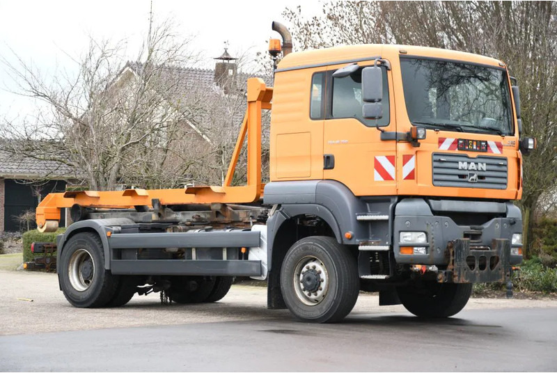 MAN TGA 18.350 4X4 BL HAAKARM/HOOKLIFT/ABROLLER!!KOMMUNAL!! - Крюковой мультилифт: фото 2 MAN TGA 18.350 4X4 BL HAAKARM/HOOKLIFT/ABROLLER!!KOMMUNAL!! - Крюковой мультилифт: фото 2
