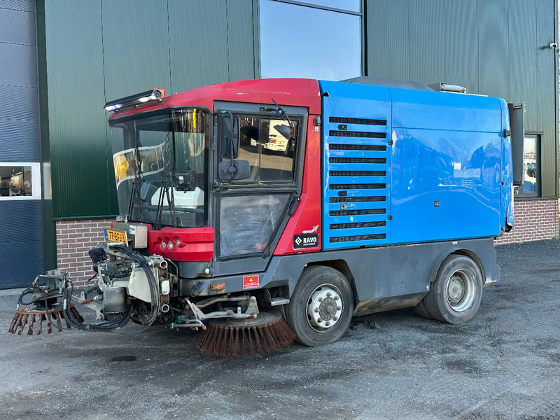 Ravo 580 VEEGMACHINE/SWEEPER!! - Подметально-уборочная машина: фото 1 Ravo 580 VEEGMACHINE/SWEEPER!! - Подметально-уборочная машина: фото 1