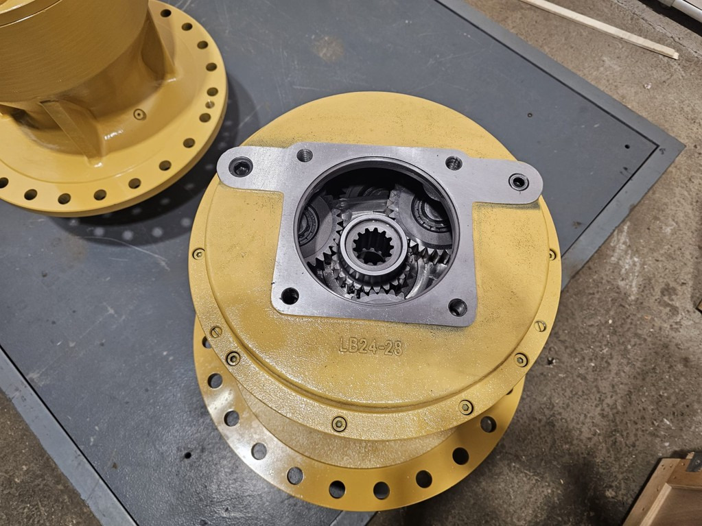 Caterpillar 5367288 - 5842586 - Ось и запчасти для Строительной техники: фото 2 Caterpillar 5367288 - 5842586 - Ось и запчасти для Строительной техники: фото 2