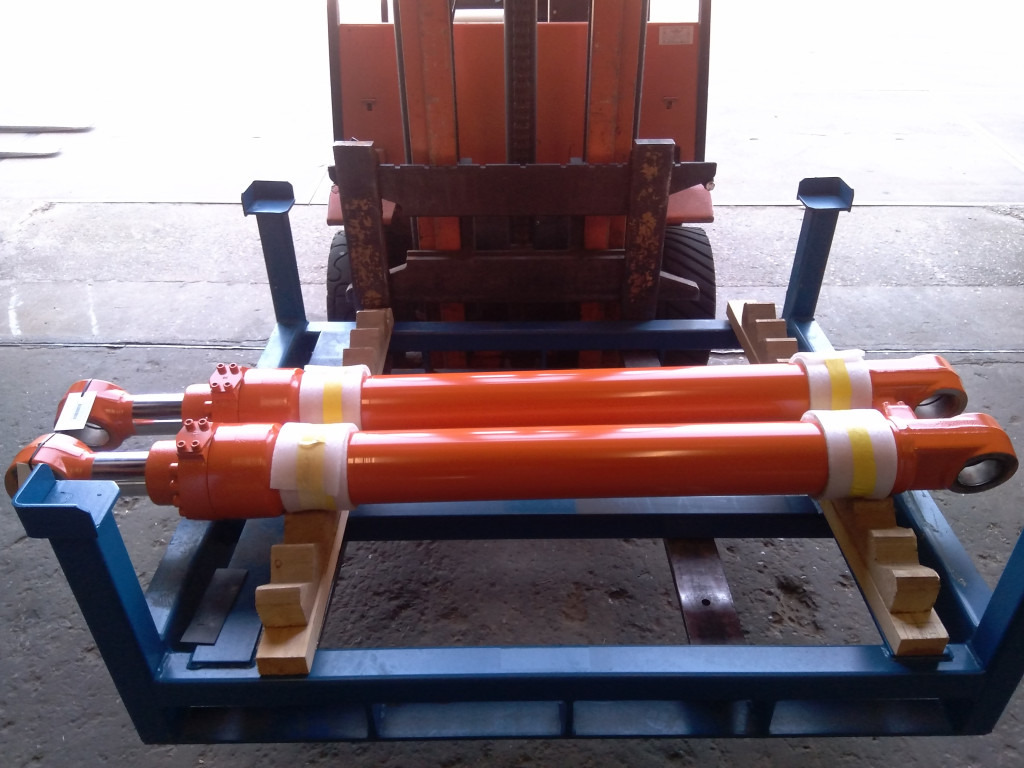 Hitachi 9256983 - 4645296 R - Гидравлический цилиндр для Строительной техники: фото 1 Hitachi 9256983 - 4645296 R - Гидравлический цилиндр для Строительной техники: фото 1