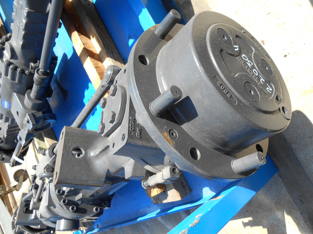 New Holland 87674866 - 87392731 - Задняя ось для Строительной техники: фото 1 New Holland 87674866 - 87392731 - Задняя ось для Строительной техники: фото 1