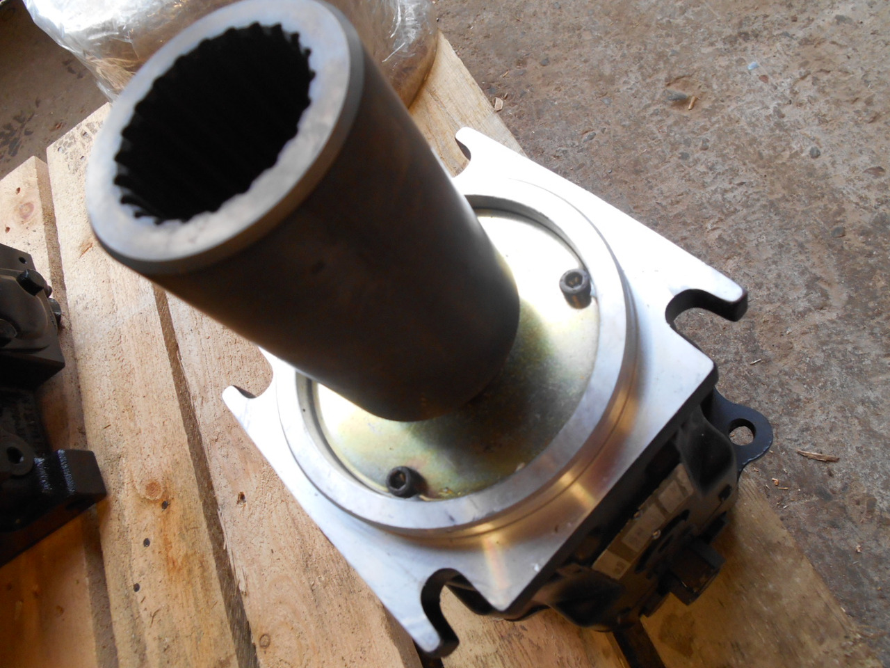 New Holland ND103371 - 1498625 - Гидравлический насос для Строительной техники: фото 5 New Holland ND103371 - 1498625 - Гидравлический насос для Строительной техники: фото 5