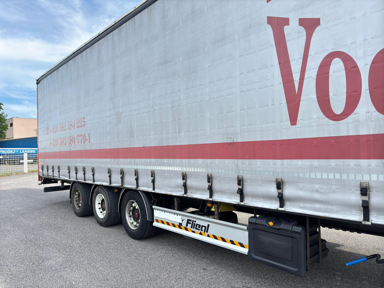 FLIEGL SDS 380 - Тентованный полуприцеп: фото 4 FLIEGL SDS 380 - Тентованный полуприцеп: фото 4