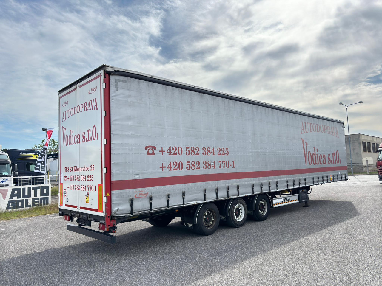FLIEGL SDS 380 - Тентованный полуприцеп: фото 5 FLIEGL SDS 380 - Тентованный полуприцеп: фото 5