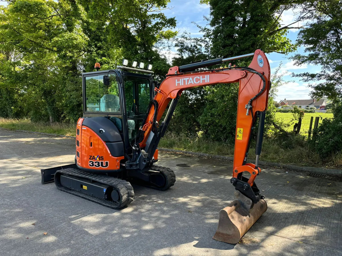 HITACHI 33U-6 - Мини-экскаватор: фото 3 HITACHI 33U-6 - Мини-экскаватор: фото 3
