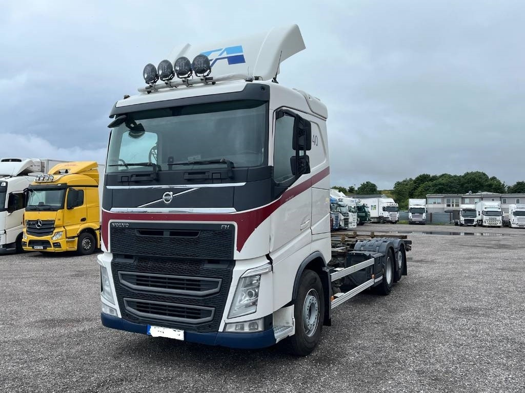 Volvo VOLVO FH 6*2 serie nr 3248 - Грузовик-контейнеровоз/ Сменный кузов: фото 1 Volvo VOLVO FH 6*2 serie nr 3248 - Грузовик-контейнеровоз/ Сменный кузов: фото 1