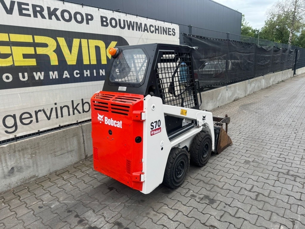 Bobcat S70 - Мини-погрузчик с бортовым поворотом: фото 2 Bobcat S70 - Мини-погрузчик с бортовым поворотом: фото 2