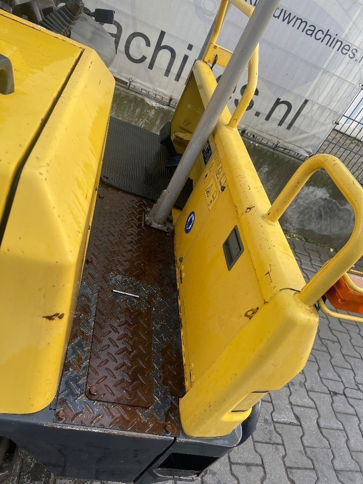 Yanmar C 30 R - Мини-самосвал: фото 4 Yanmar C 30 R - Мини-самосвал: фото 4
