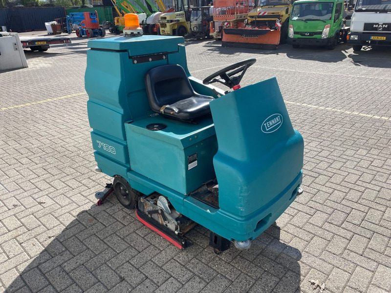 TENNANT 7100 - Подметально-уборочная машина: фото 4 TENNANT 7100 - Подметально-уборочная машина: фото 4