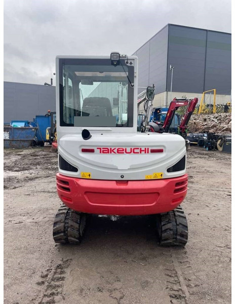 Takeuchi TB 240 - Мини-экскаватор: фото 4 Takeuchi TB 240 - Мини-экскаватор: фото 4