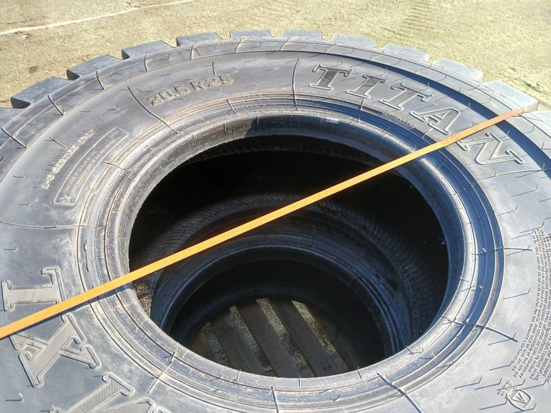 Titan 20.5R25, Nya däck - Шины и диски для Строительной техники: фото 2 Titan 20.5R25, Nya däck - Шины и диски для Строительной техники: фото 2