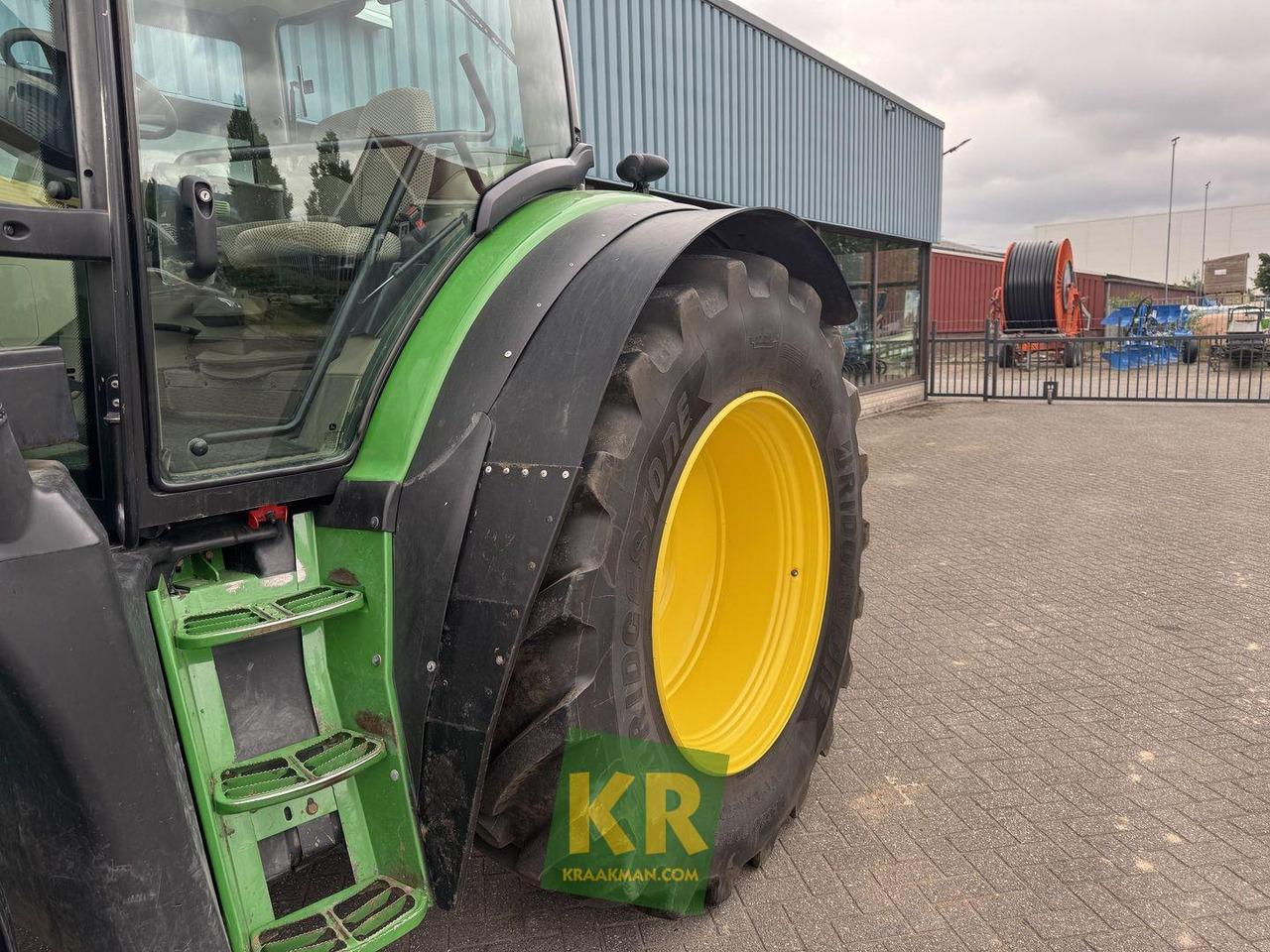 Трактор 6150R John Deere: фото 8