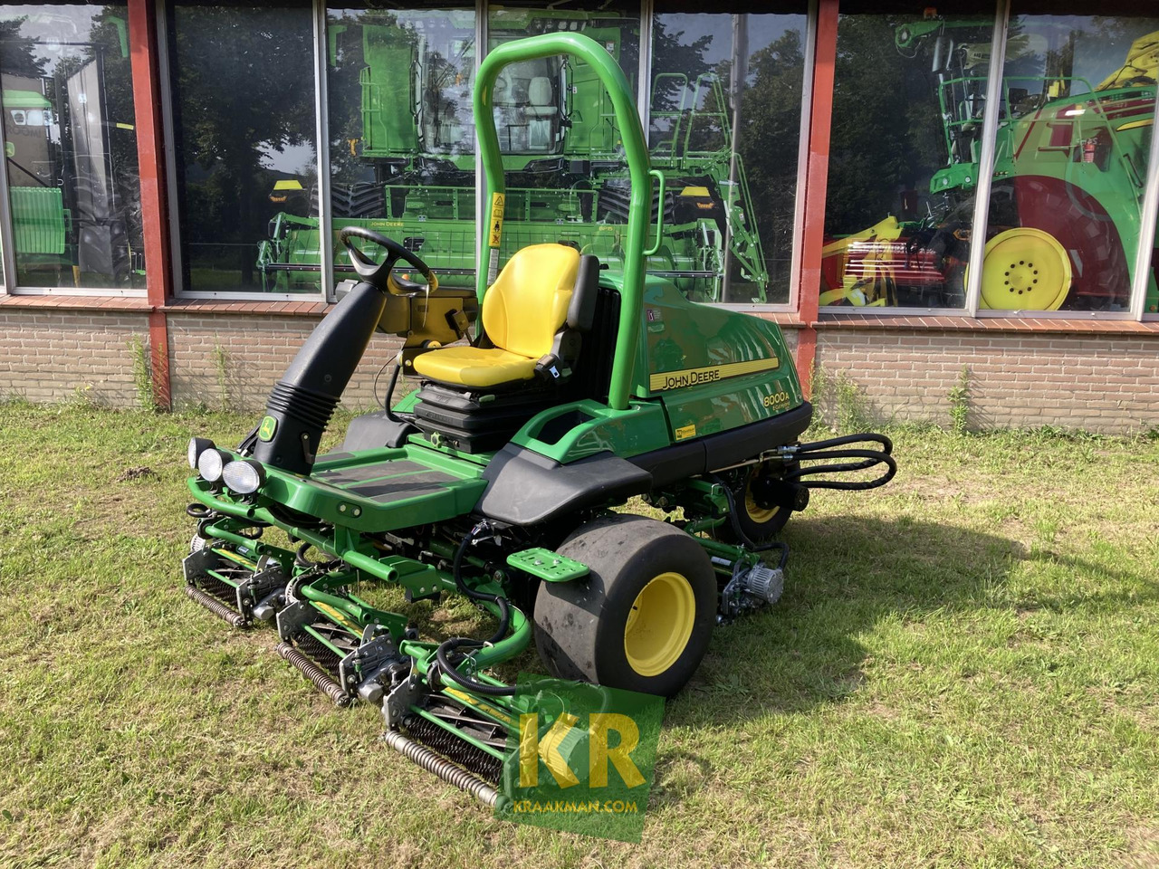 8000A E-CUT John Deere - Газонокосилка: фото 1 8000A E-CUT John Deere - Газонокосилка: фото 1