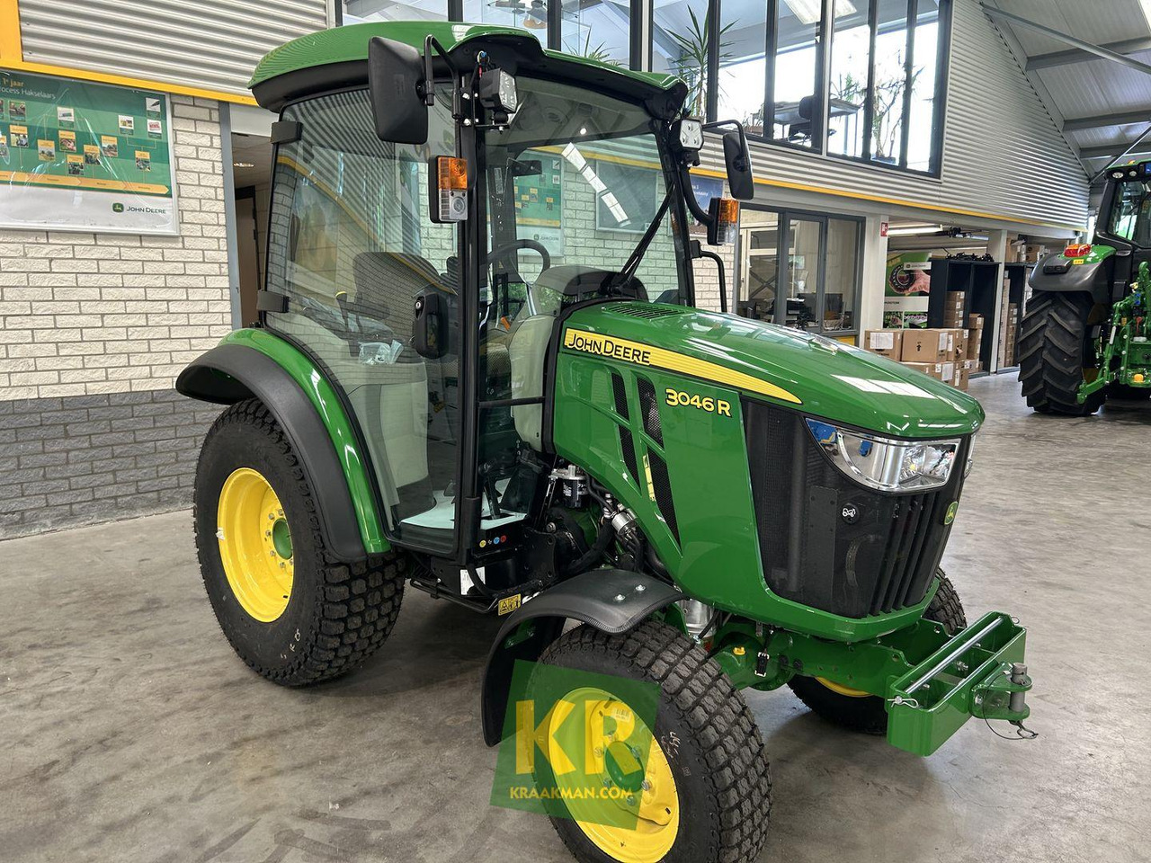 John Deere 3046R - Минитрактор: фото 1 John Deere 3046R - Минитрактор: фото 1