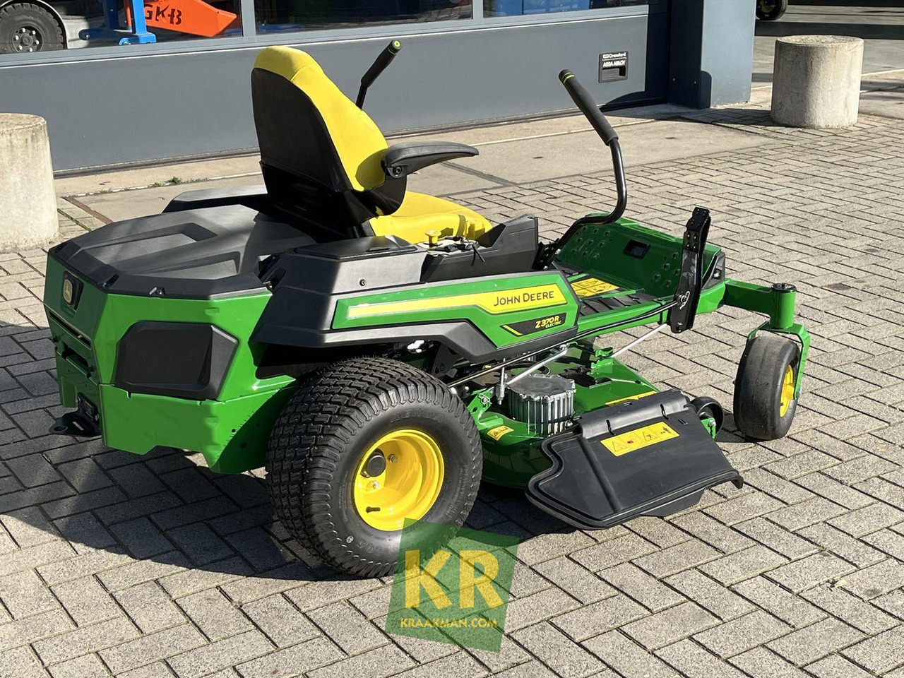 John Deere Z370R ELECTRIC - Газонокосилка: фото 4 John Deere Z370R ELECTRIC - Газонокосилка: фото 4