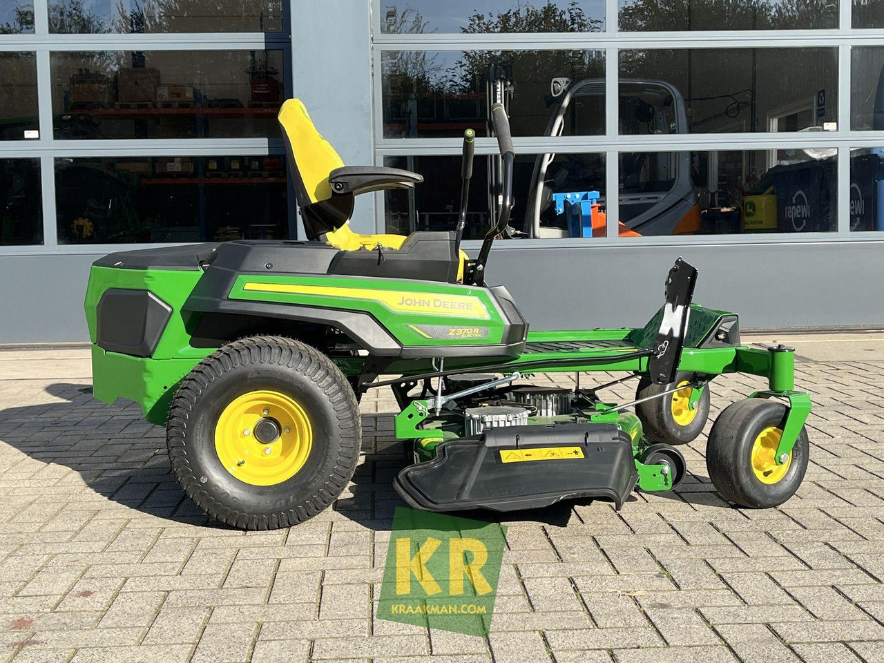 John Deere Z370R ELECTRIC - Газонокосилка: фото 2 John Deere Z370R ELECTRIC - Газонокосилка: фото 2
