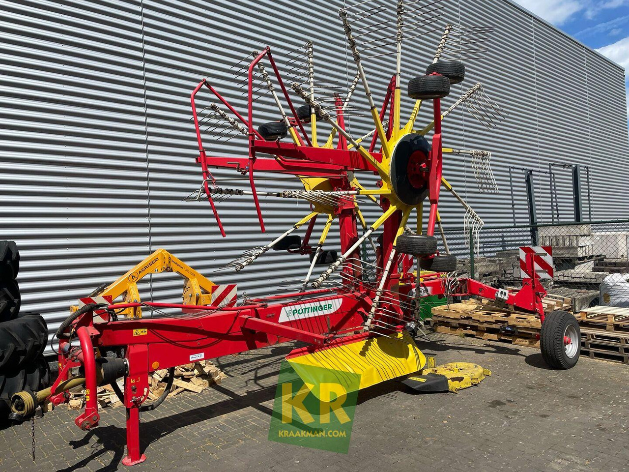 Pottinger 881A - Сеноворошилка: фото 1 Pottinger 881A - Сеноворошилка: фото 1