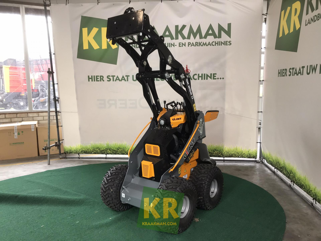 SK252D Giant - Мини-погрузчик с бортовым поворотом: фото 5 SK252D Giant - Мини-погрузчик с бортовым поворотом: фото 5