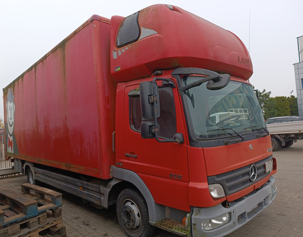 MERCEDES-BENZ ATEGO II 818 - Грузовик с закрытым кузовом: фото 2 MERCEDES-BENZ ATEGO II 818 - Грузовик с закрытым кузовом: фото 2