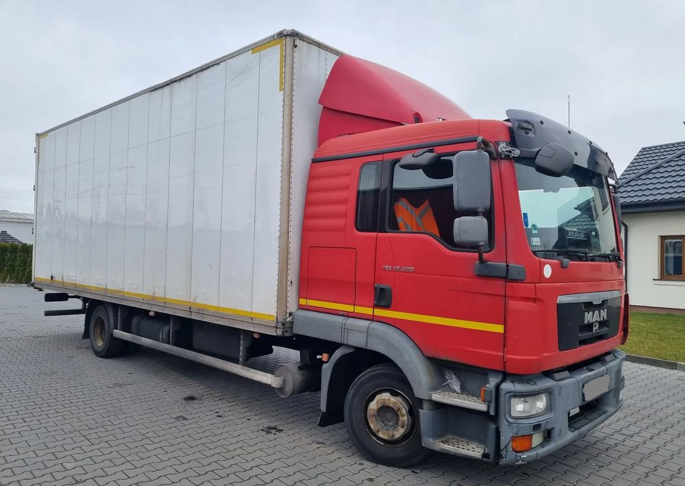 MAN TGL 12 220 - Грузовик с закрытым кузовом: фото 2 MAN TGL 12 220 - Грузовик с закрытым кузовом: фото 2