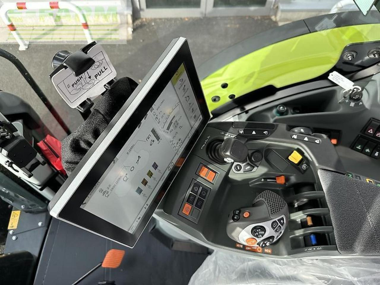 CLAAS arion 660 cebis cmatic CMATIC CEBIS - Трактор: фото 5 CLAAS arion 660 cebis cmatic CMATIC CEBIS - Трактор: фото 5