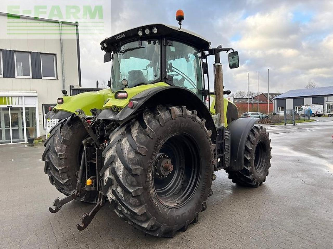 CLAAS axion 810 cmatic CMATIC - Трактор: фото 3 CLAAS axion 810 cmatic CMATIC - Трактор: фото 3