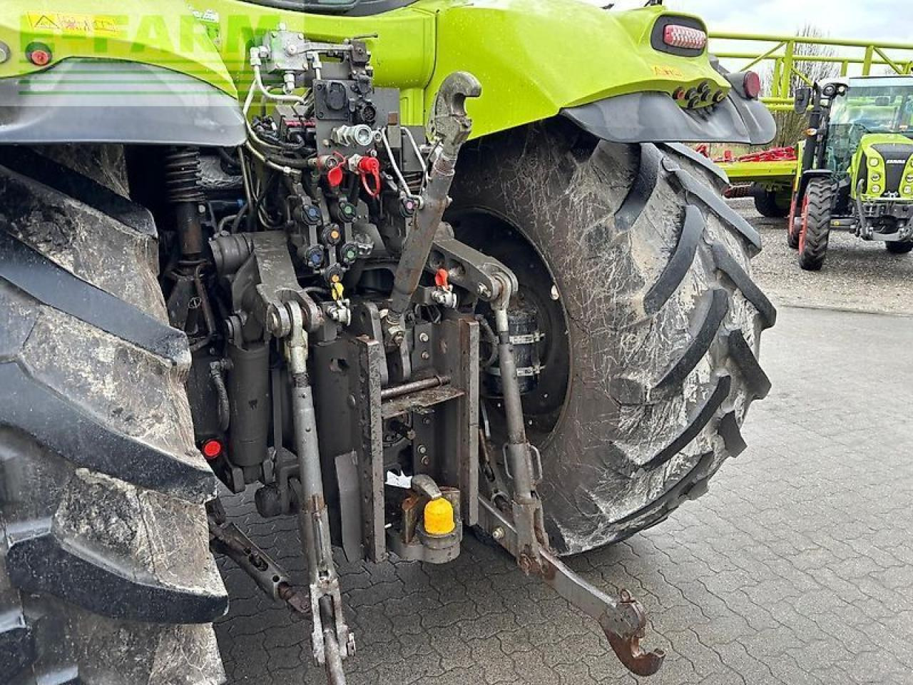 CLAAS axion 810 cmatic CMATIC - Трактор: фото 4 CLAAS axion 810 cmatic CMATIC - Трактор: фото 4