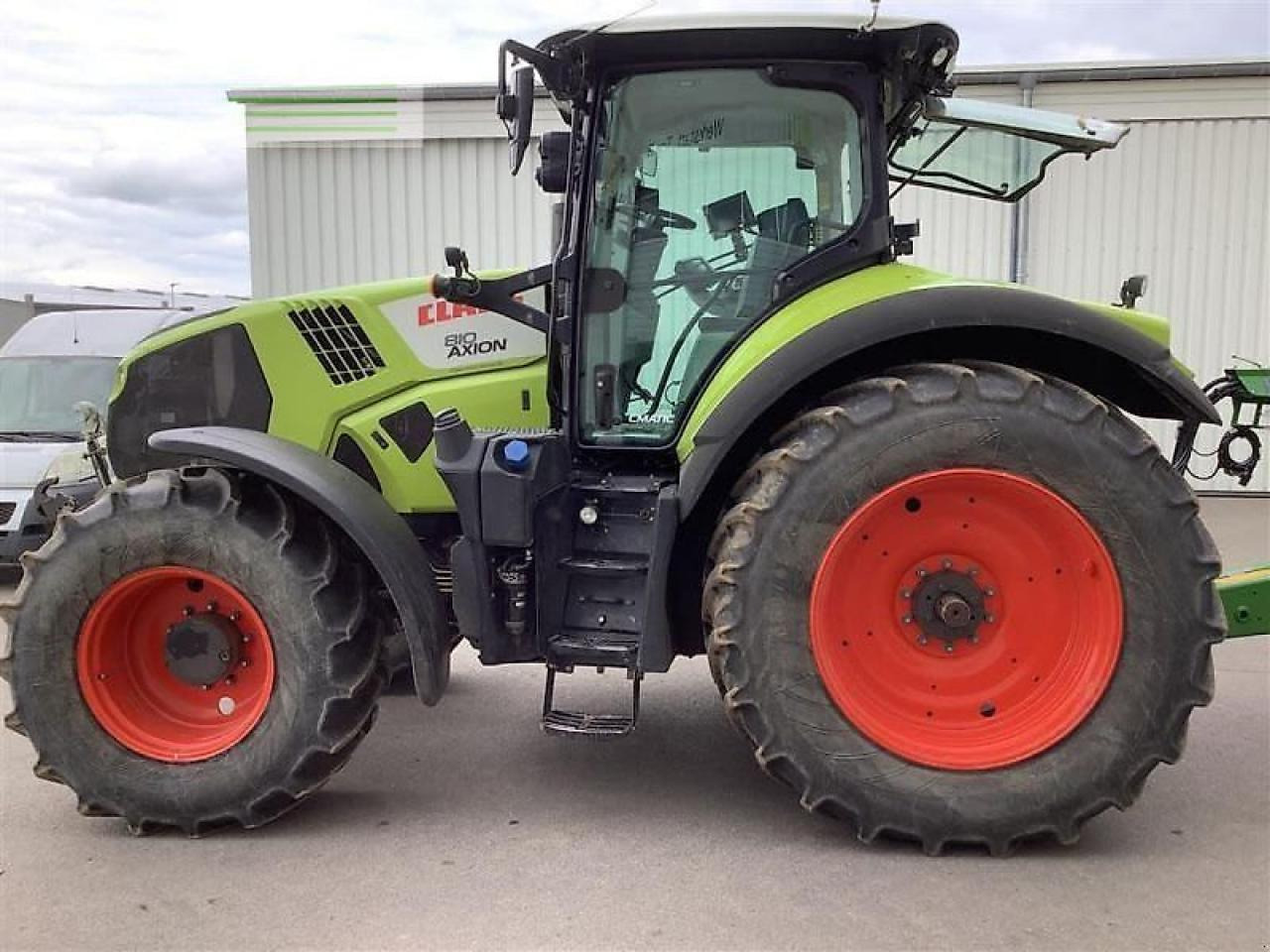 CLAAS axion 810 cmatic CMATIC - Трактор: фото 5 CLAAS axion 810 cmatic CMATIC - Трактор: фото 5