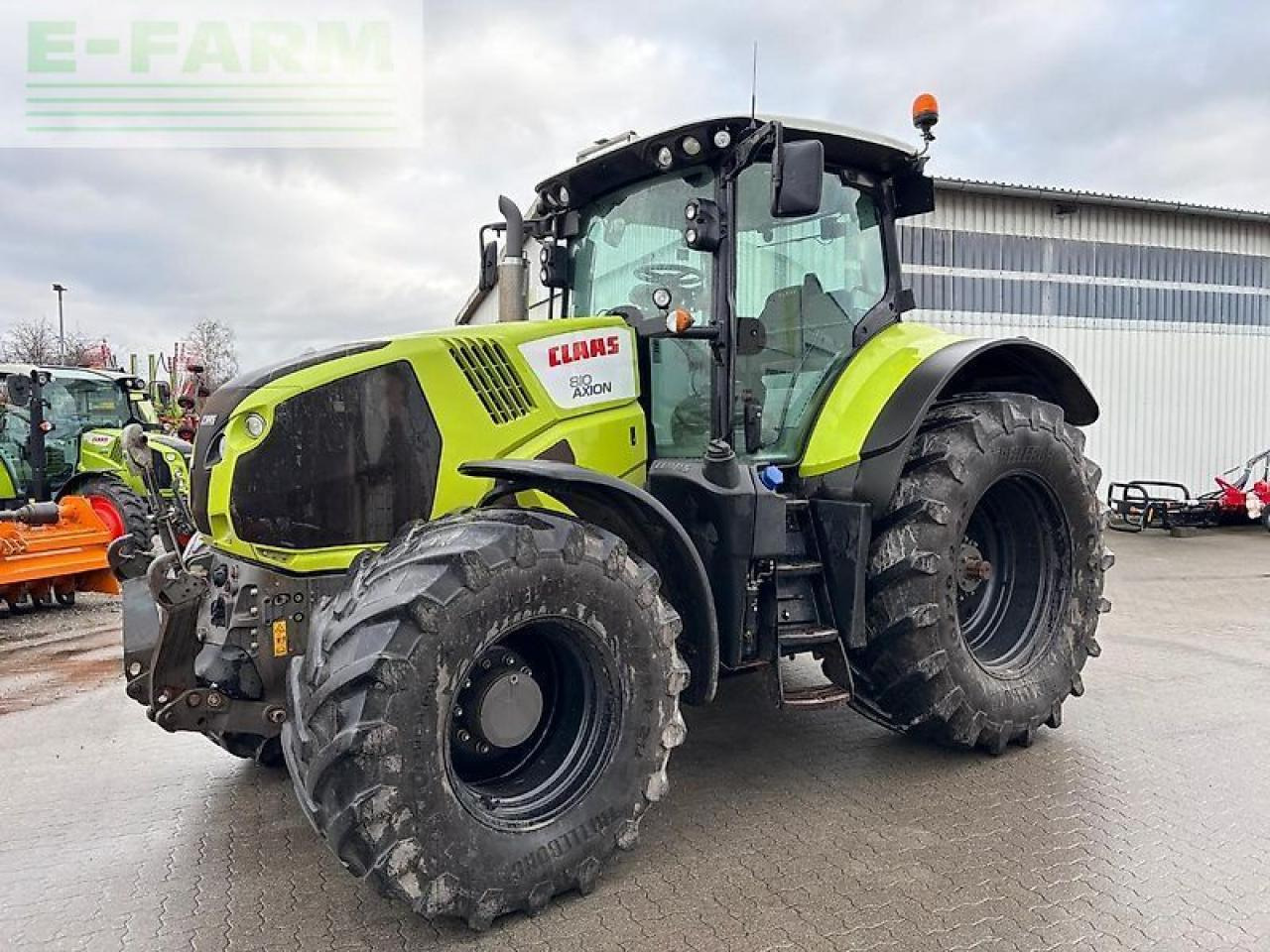 CLAAS axion 810 cmatic CMATIC - Трактор: фото 1 CLAAS axion 810 cmatic CMATIC - Трактор: фото 1