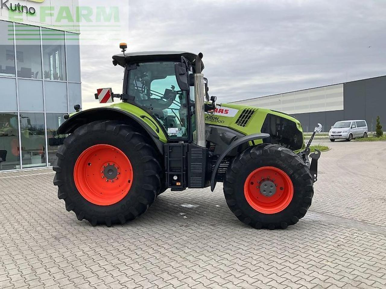 CLAAS axion 870 - Трактор: фото 2 CLAAS axion 870 - Трактор: фото 2