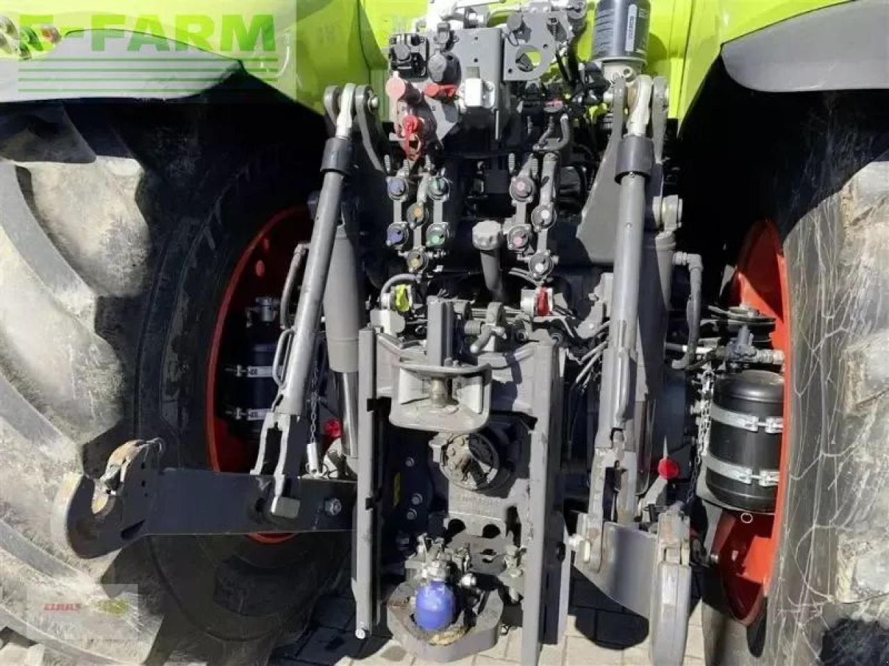 CLAAS axion 870 cmatic cebis CMATIC CEBIS - Трактор: фото 5 CLAAS axion 870 cmatic cebis CMATIC CEBIS - Трактор: фото 5