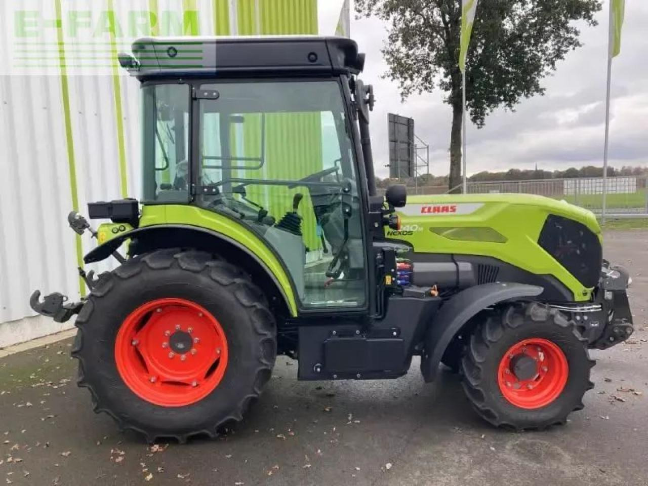 CLAAS claas nexos 240 m - Трактор: фото 4 CLAAS claas nexos 240 m - Трактор: фото 4