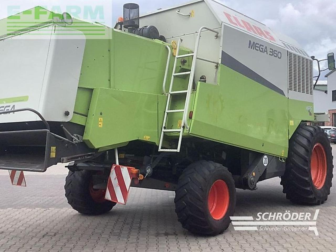 CLAAS dominator 360 mega + c 600 schneidwerk - Зерноуборочный комбайн: фото 4 CLAAS dominator 360 mega + c 600 schneidwerk - Зерноуборочный комбайн: фото 4