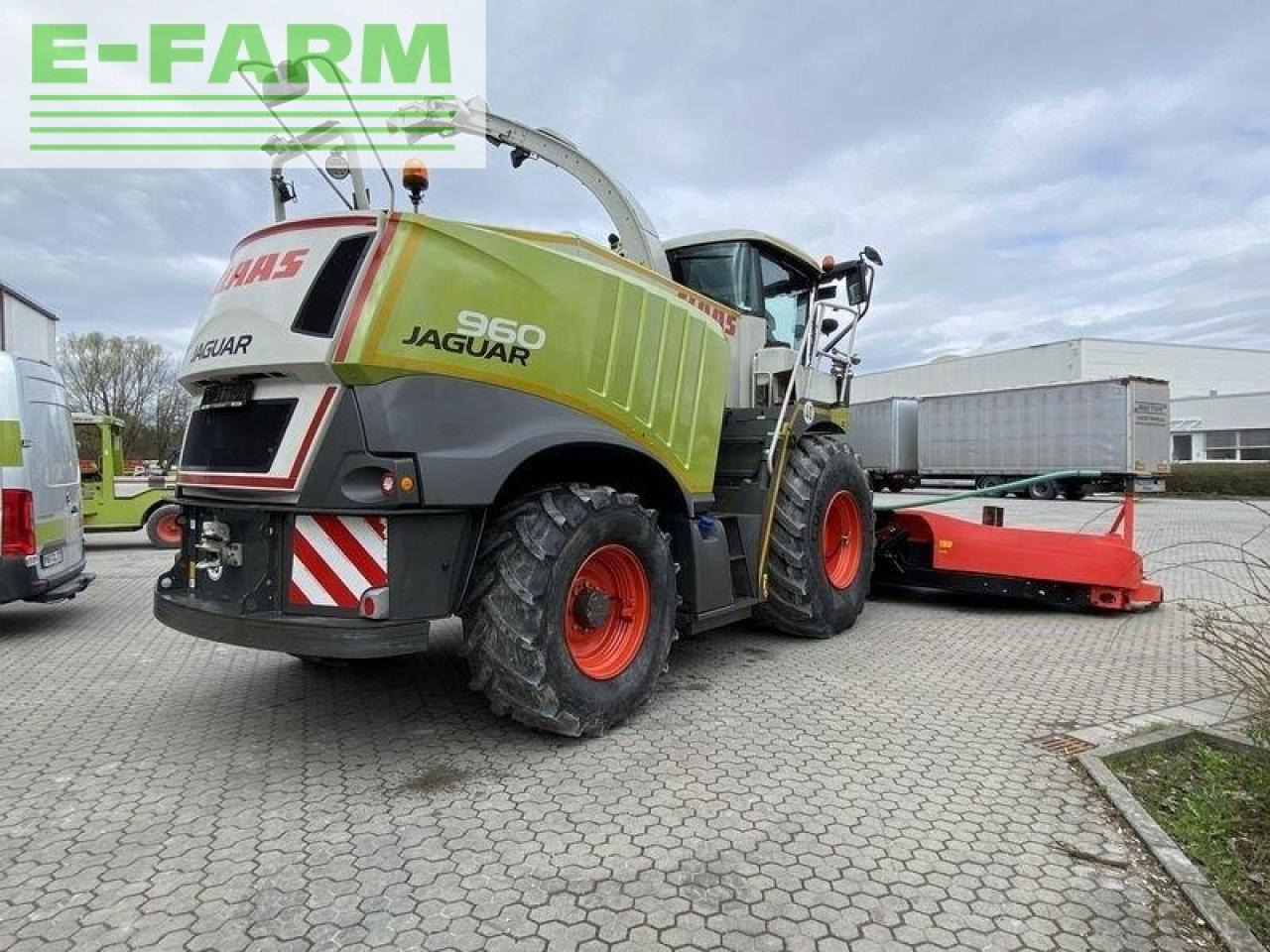 CLAAS jaguar 950 t4f+kemper 475 - Кормоуборочный комбайн: фото 3 CLAAS jaguar 950 t4f+kemper 475 - Кормоуборочный комбайн: фото 3