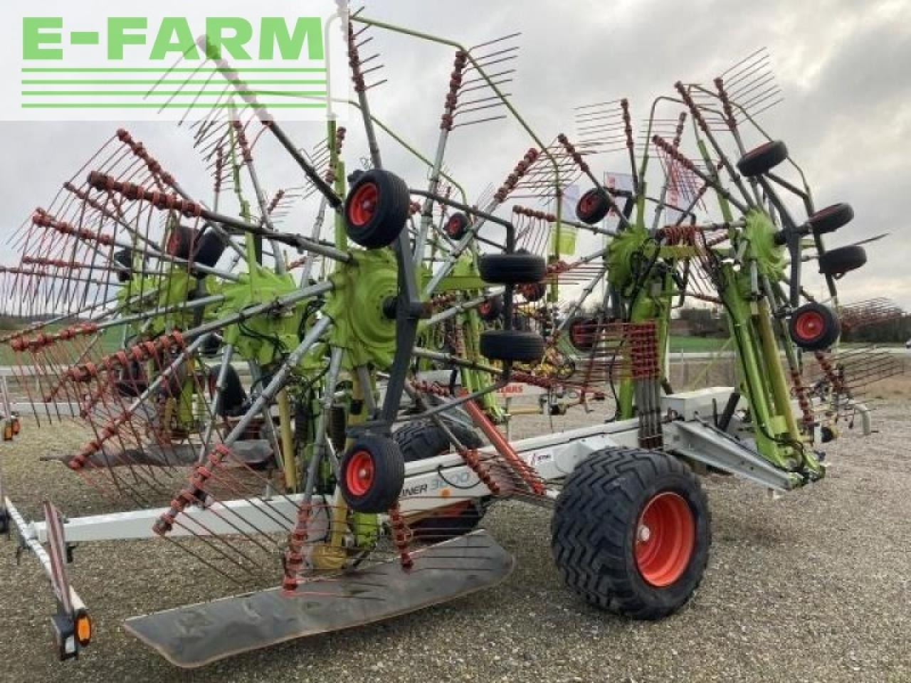 CLAAS liner 3600 hha - Сеноворошилка: фото 3 CLAAS liner 3600 hha - Сеноворошилка: фото 3