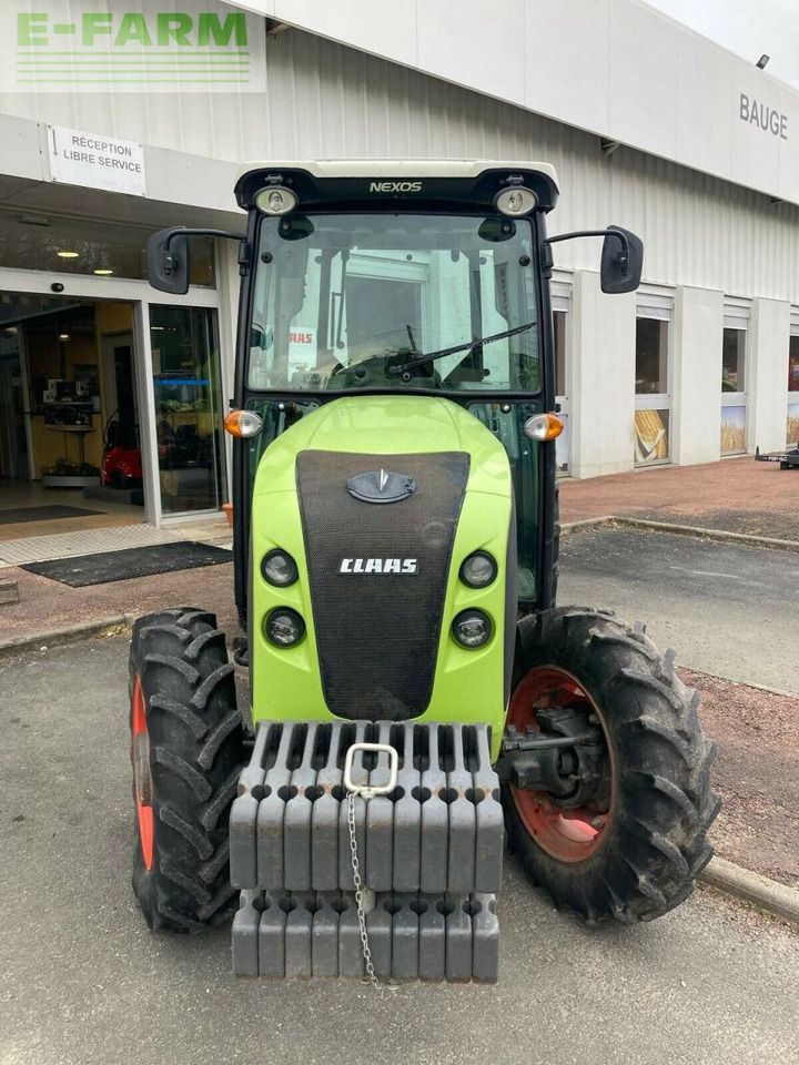 CLAAS nexos 230 f 4rm F - Трактор: фото 2 CLAAS nexos 230 f 4rm F - Трактор: фото 2