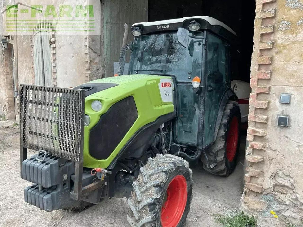 CLAAS nexos 230 vl ls 30+ VL - Трактор: фото 2 CLAAS nexos 230 vl ls 30+ VL - Трактор: фото 2