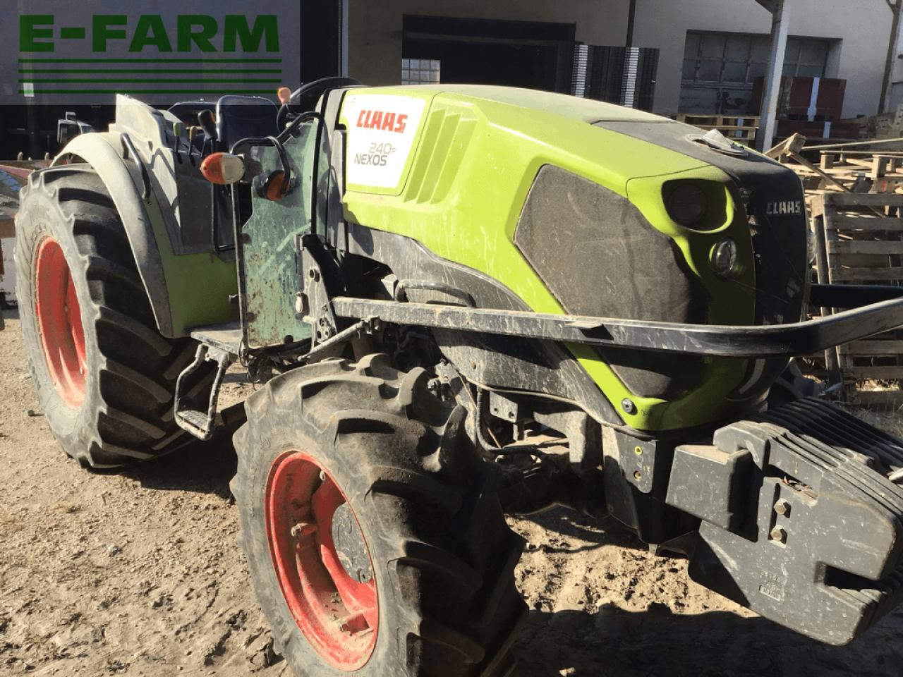 CLAAS nexos 240 f arceau F - Трактор: фото 1 CLAAS nexos 240 f arceau F - Трактор: фото 1