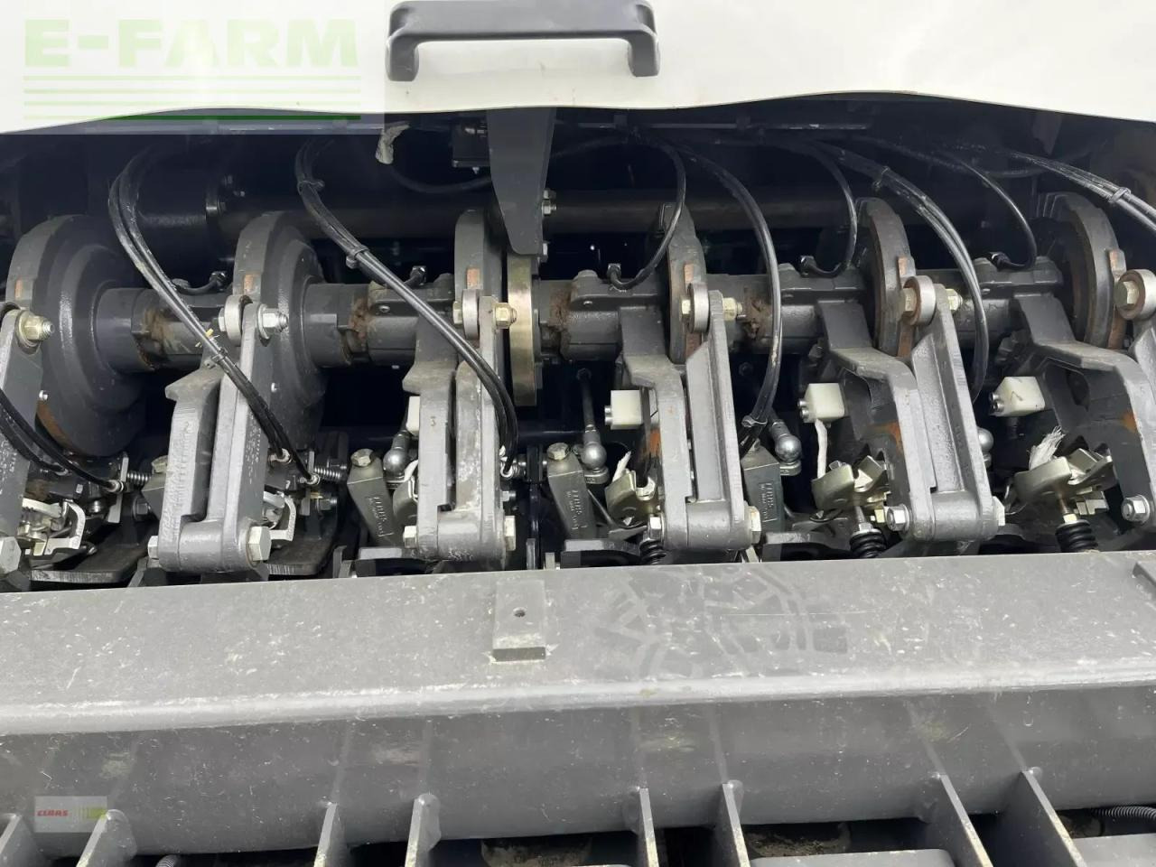 CLAAS quadrant 5300 fc t - Пресс-подборщик тюковый: фото 5 CLAAS quadrant 5300 fc t - Пресс-подборщик тюковый: фото 5