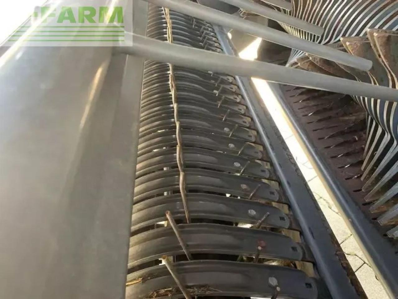 Пресс-подборщик тюковый CLAAS rollant 454 rc uniwrap: фото 9
