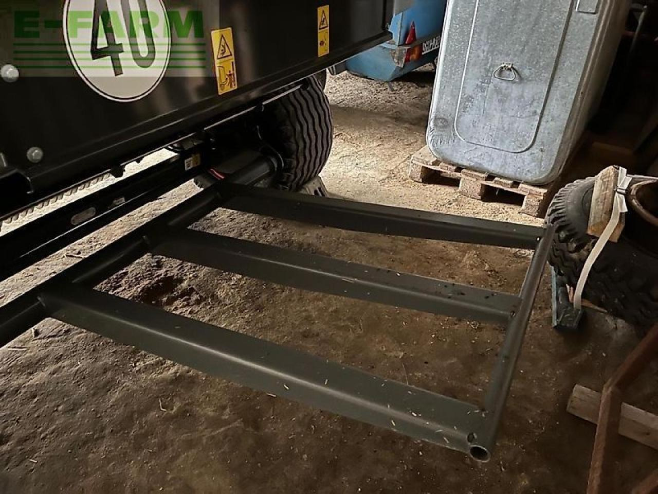 CLAAS variant 465 rc pro - Пресс-подборщик тюковый: фото 4 CLAAS variant 465 rc pro - Пресс-подборщик тюковый: фото 4