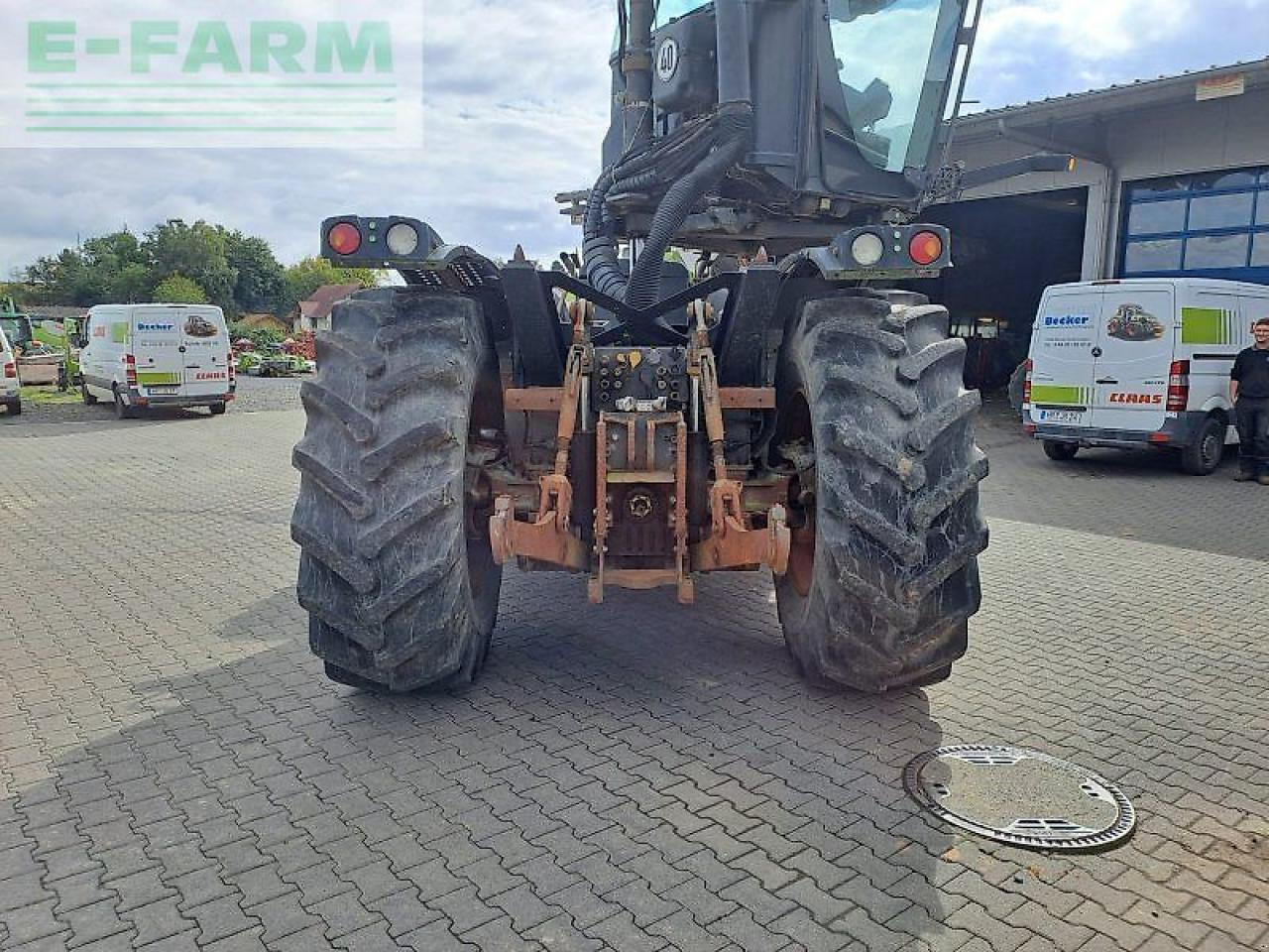 CLAAS xerion 3300 trac vc TRAC VC - Трактор: фото 3 CLAAS xerion 3300 trac vc TRAC VC - Трактор: фото 3