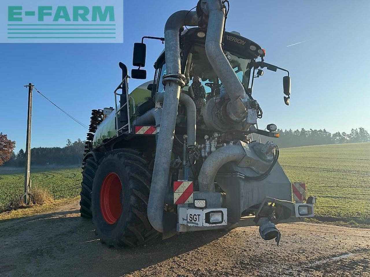 CLAAS xerion 3800 saddle trac mit sgt gülleaufbau SADDLE TRAC - Трактор: фото 3 CLAAS xerion 3800 saddle trac mit sgt gülleaufbau SADDLE TRAC - Трактор: фото 3