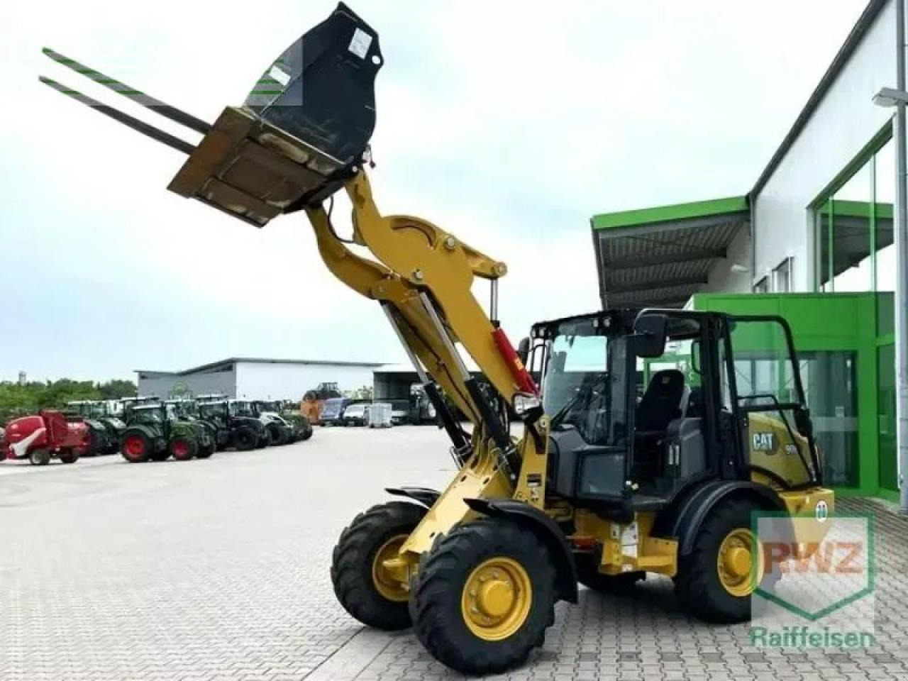 Caterpillar 906 radlader - Мини-экскаватор: фото 1 Caterpillar 906 radlader - Мини-экскаватор: фото 1