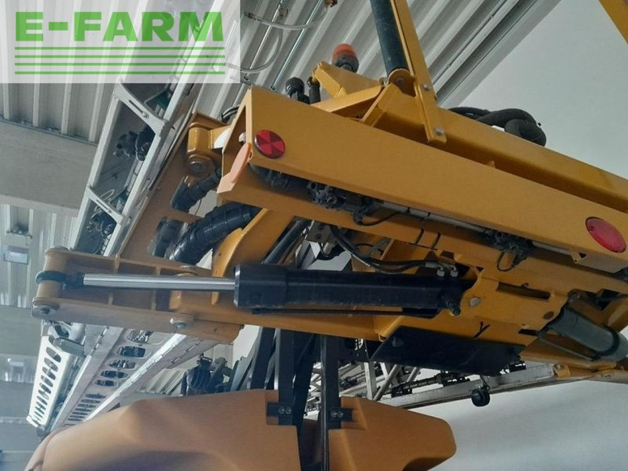 Challenger rg344 - Прицепной опрыскиватель: фото 3 Challenger rg344 - Прицепной опрыскиватель: фото 3