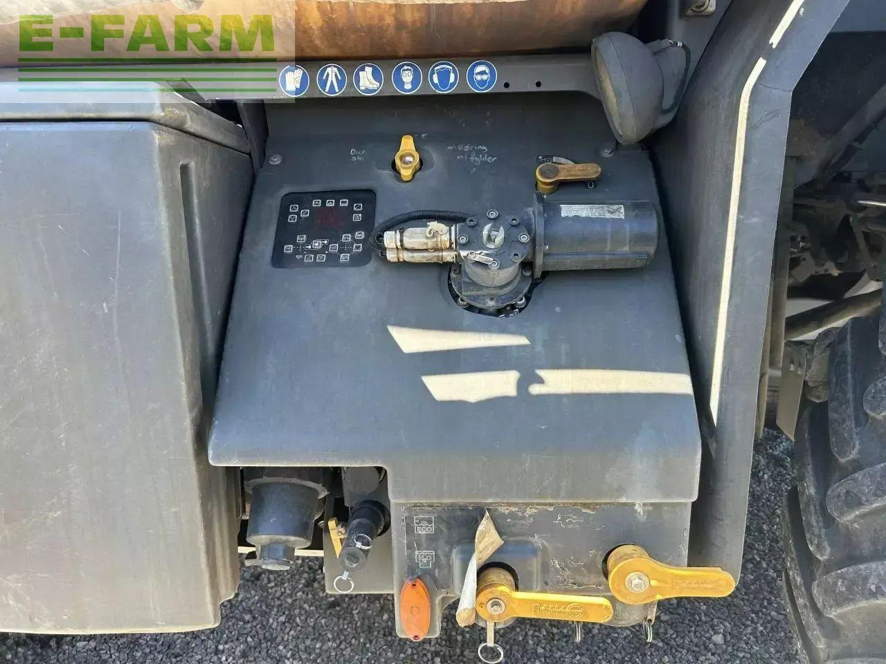 Challenger rg655 - Прицепной опрыскиватель: фото 3 Challenger rg655 - Прицепной опрыскиватель: фото 3