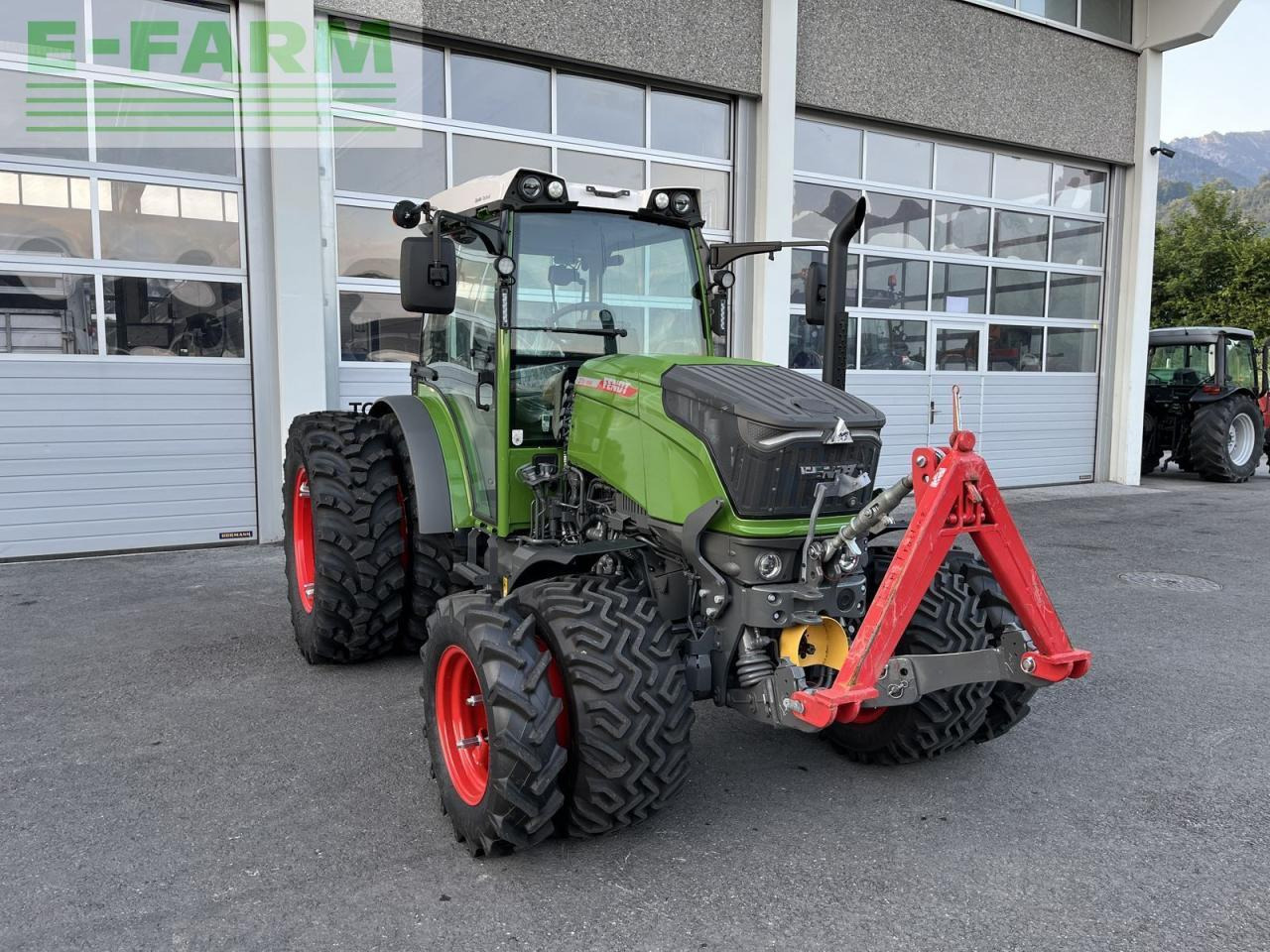 Fendt 211 p vario gen3 profi setting2 P - Трактор: фото 3 Fendt 211 p vario gen3 profi setting2 P - Трактор: фото 3