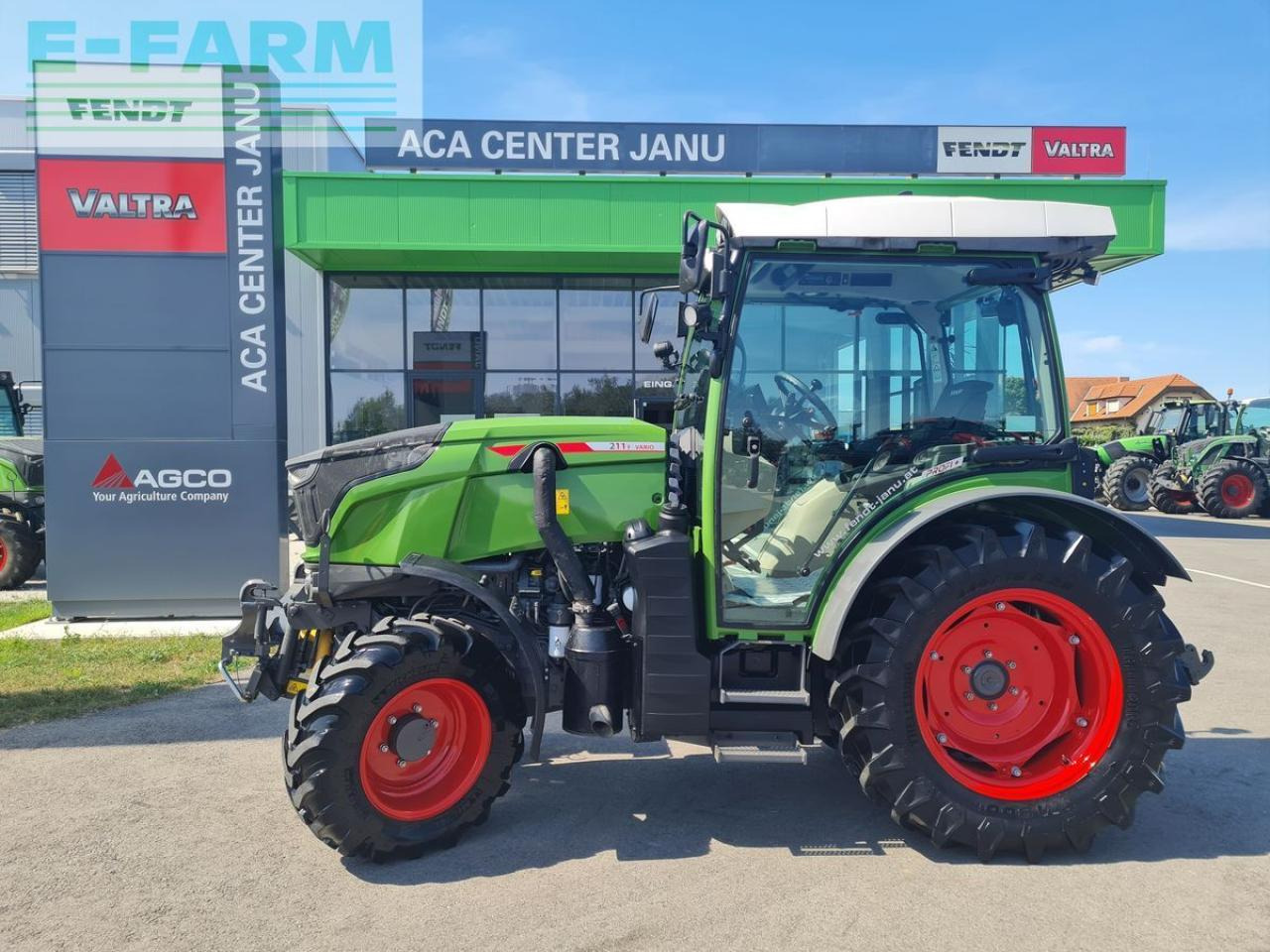 Fendt 211 vario f F - Трактор: фото 2 Fendt 211 vario f F - Трактор: фото 2