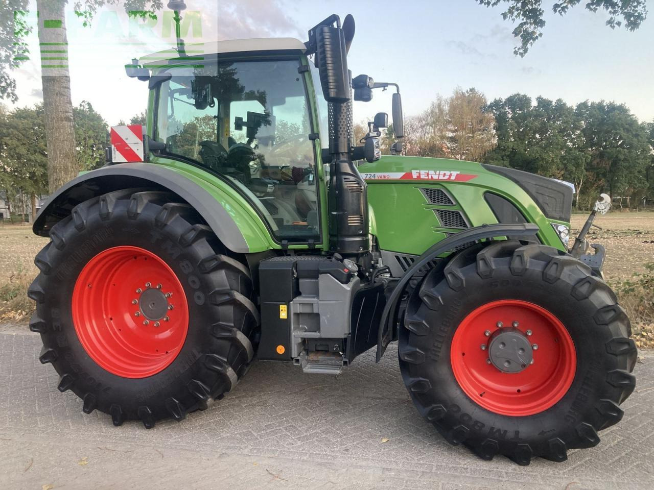 Fendt 724 vario profi+ - Трактор: фото 3 Fendt 724 vario profi+ - Трактор: фото 3