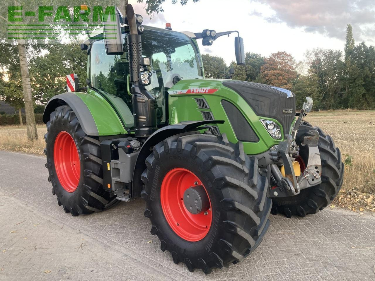 Fendt 724 vario profi+ - Трактор: фото 1 Fendt 724 vario profi+ - Трактор: фото 1